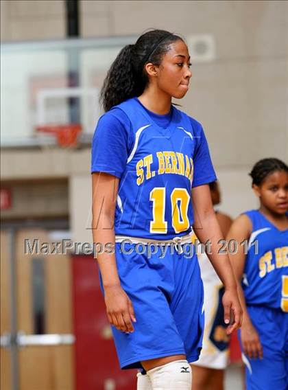 Thumbnail 1 in Santa Clara vs. St. Bernard (CIF SoCal D5 Regional Final) photogallery.