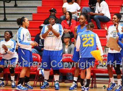 Thumbnail 2 in Santa Clara vs. St. Bernard (CIF SoCal D5 Regional Final) photogallery.