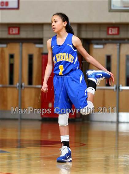 Thumbnail 2 in Santa Clara vs. St. Bernard (CIF SoCal D5 Regional Final) photogallery.
