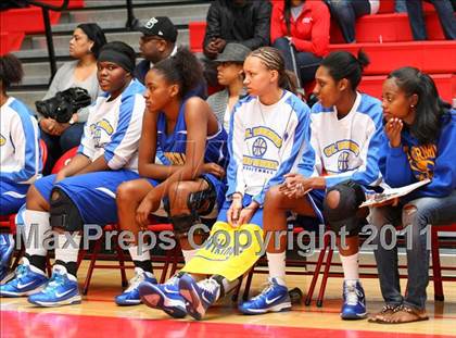 Thumbnail 1 in Santa Clara vs. St. Bernard (CIF SoCal D5 Regional Final) photogallery.
