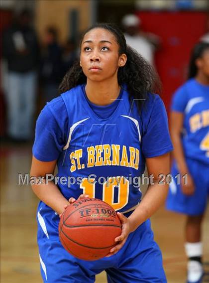 Thumbnail 1 in Santa Clara vs. St. Bernard (CIF SoCal D5 Regional Final) photogallery.