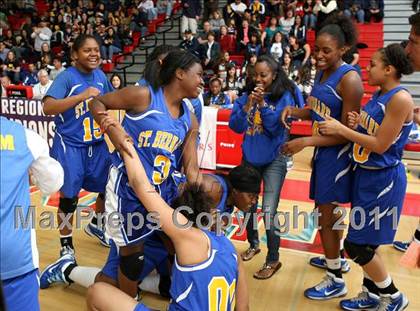 Thumbnail 2 in Santa Clara vs. St. Bernard (CIF SoCal D5 Regional Final) photogallery.