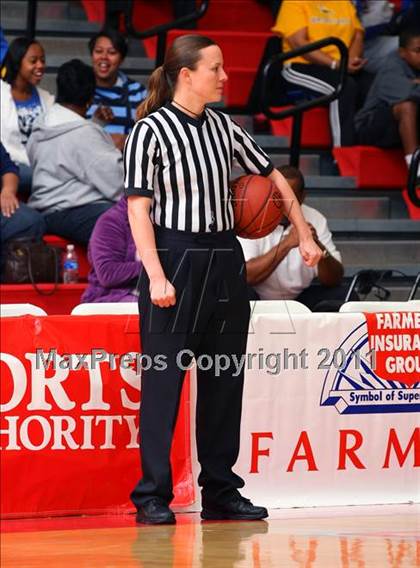 Thumbnail 1 in Santa Clara vs. St. Bernard (CIF SoCal D5 Regional Final) photogallery.