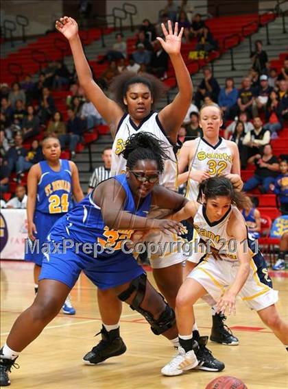 Thumbnail 3 in Santa Clara vs. St. Bernard (CIF SoCal D5 Regional Final) photogallery.