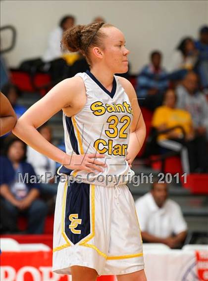 Thumbnail 1 in Santa Clara vs. St. Bernard (CIF SoCal D5 Regional Final) photogallery.
