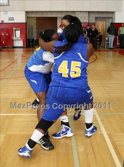 Thumbnail 1 in Santa Clara vs. St. Bernard (CIF SoCal D5 Regional Final) photogallery.