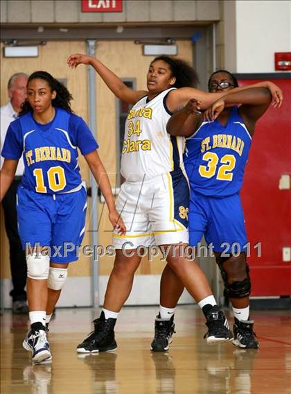 Thumbnail 3 in Santa Clara vs. St. Bernard (CIF SoCal D5 Regional Final) photogallery.