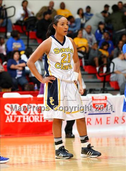 Thumbnail 1 in Santa Clara vs. St. Bernard (CIF SoCal D5 Regional Final) photogallery.