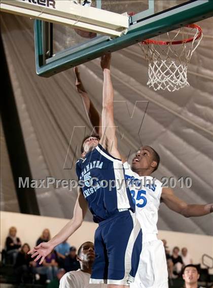 Thumbnail 2 in Maranatha Christian vs. Lutheran (CIF SoCal D5 Playoffs) photogallery.