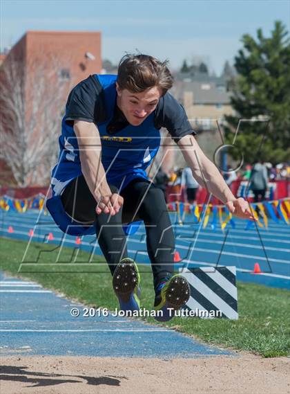 Thumbnail 2 in 2016 Mullen Runners Roost Invitational photogallery.