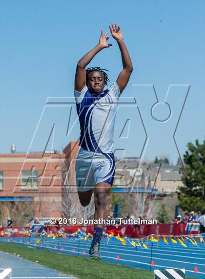 Thumbnail 3 in 2016 Mullen Runners Roost Invitational photogallery.