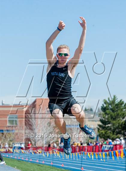Thumbnail 1 in 2016 Mullen Runners Roost Invitational photogallery.