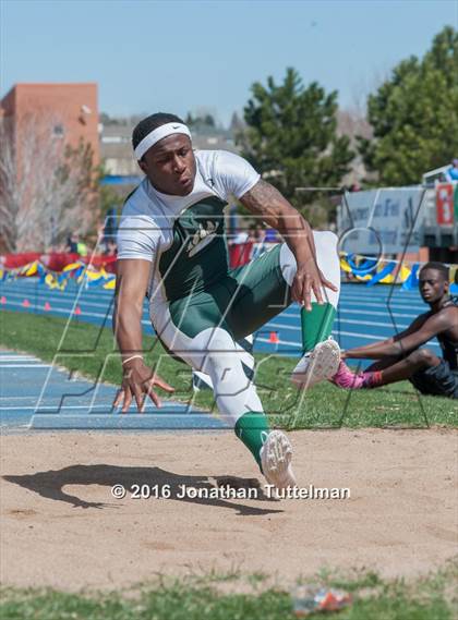 Thumbnail 1 in 2016 Mullen Runners Roost Invitational photogallery.