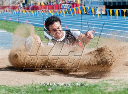 Thumbnail 1 in 2016 Mullen Runners Roost Invitational photogallery.