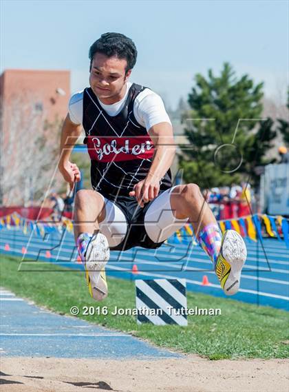 Thumbnail 1 in 2016 Mullen Runners Roost Invitational photogallery.