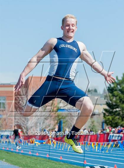 Thumbnail 1 in 2016 Mullen Runners Roost Invitational photogallery.