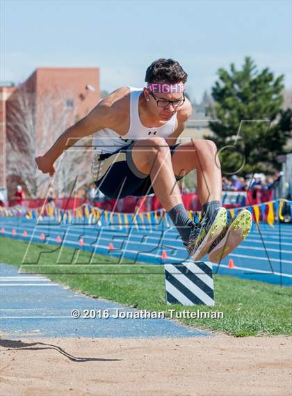 Thumbnail 2 in 2016 Mullen Runners Roost Invitational photogallery.