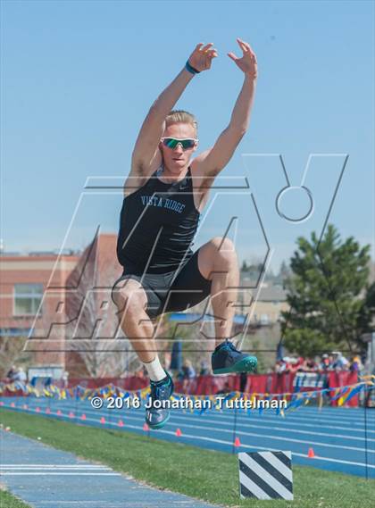 Thumbnail 1 in 2016 Mullen Runners Roost Invitational photogallery.