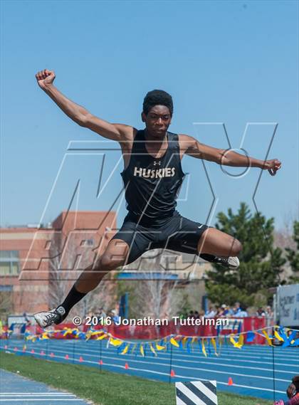 Thumbnail 1 in 2016 Mullen Runners Roost Invitational photogallery.
