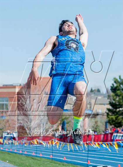 Thumbnail 1 in 2016 Mullen Runners Roost Invitational photogallery.