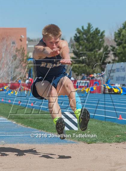 Thumbnail 3 in 2016 Mullen Runners Roost Invitational photogallery.