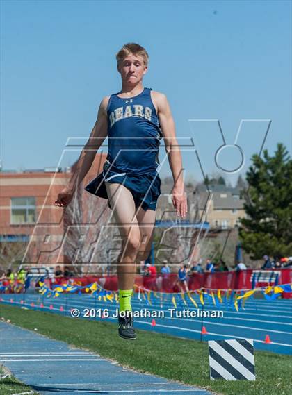 Thumbnail 2 in 2016 Mullen Runners Roost Invitational photogallery.