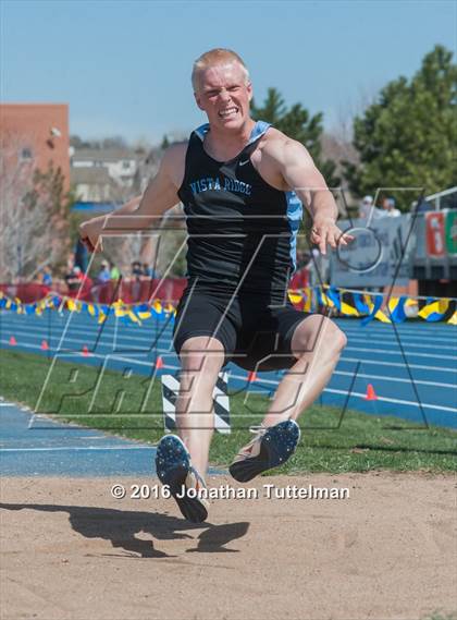 Thumbnail 1 in 2016 Mullen Runners Roost Invitational photogallery.