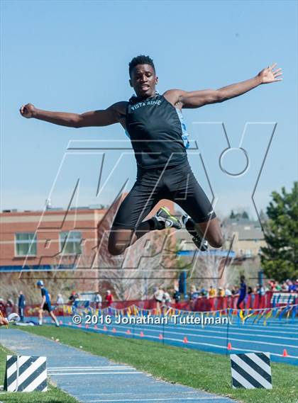 Thumbnail 2 in 2016 Mullen Runners Roost Invitational photogallery.