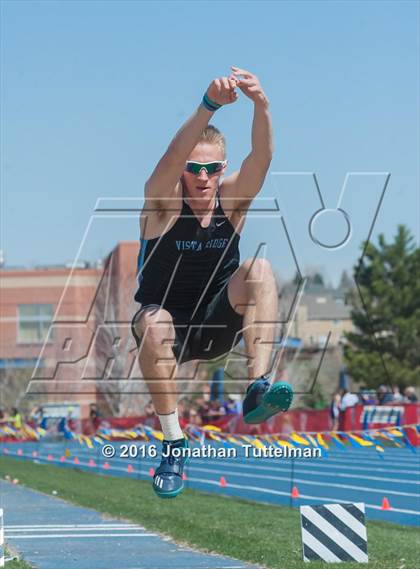 Thumbnail 1 in 2016 Mullen Runners Roost Invitational photogallery.