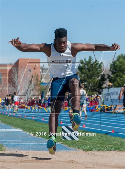 Thumbnail 1 in 2016 Mullen Runners Roost Invitational photogallery.
