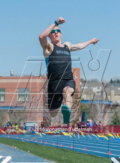 Thumbnail 1 in 2016 Mullen Runners Roost Invitational photogallery.