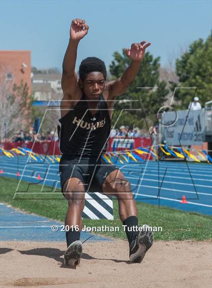 Thumbnail 2 in 2016 Mullen Runners Roost Invitational photogallery.