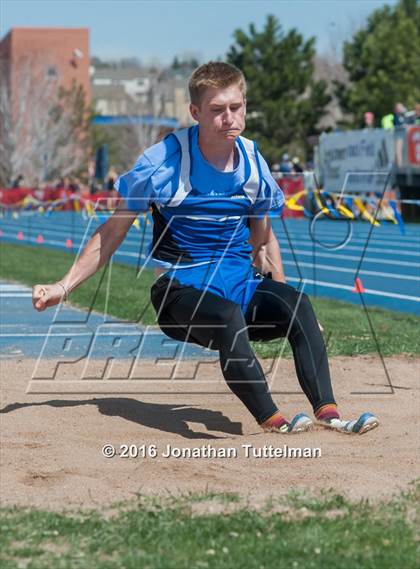 Thumbnail 3 in 2016 Mullen Runners Roost Invitational photogallery.