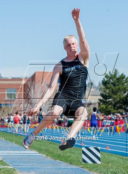 Thumbnail 1 in 2016 Mullen Runners Roost Invitational photogallery.