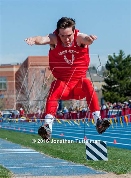 Thumbnail 1 in 2016 Mullen Runners Roost Invitational photogallery.