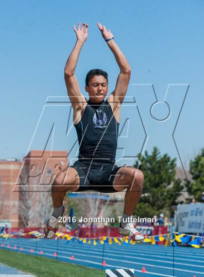 Thumbnail 1 in 2016 Mullen Runners Roost Invitational photogallery.