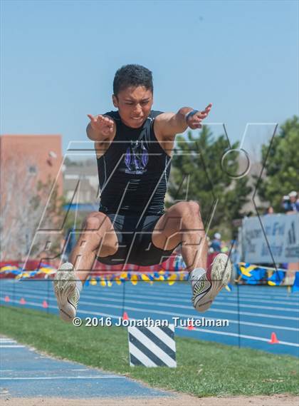 Thumbnail 2 in 2016 Mullen Runners Roost Invitational photogallery.