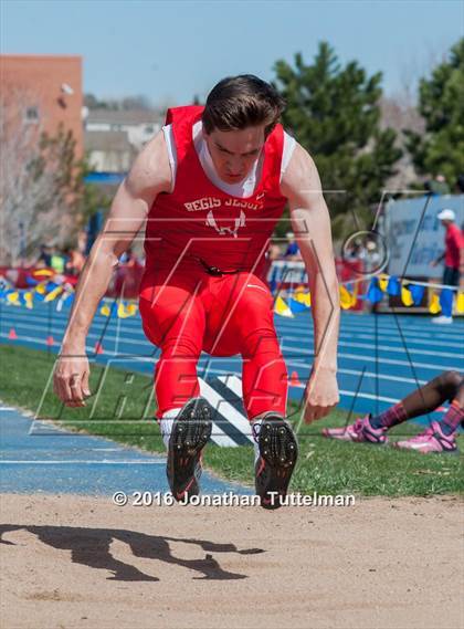 Thumbnail 1 in 2016 Mullen Runners Roost Invitational photogallery.