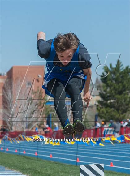 Thumbnail 2 in 2016 Mullen Runners Roost Invitational photogallery.