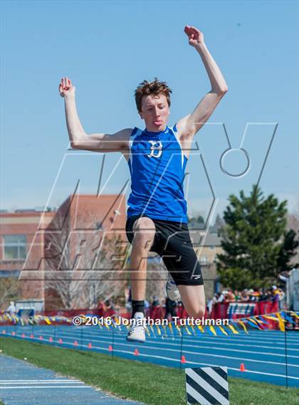 Thumbnail 3 in 2016 Mullen Runners Roost Invitational photogallery.