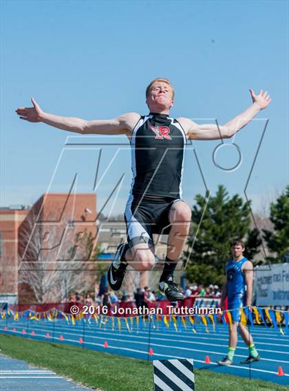 Thumbnail 1 in 2016 Mullen Runners Roost Invitational photogallery.