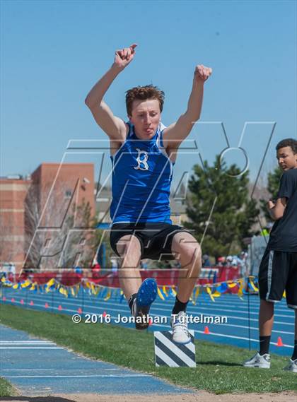 Thumbnail 1 in 2016 Mullen Runners Roost Invitational photogallery.