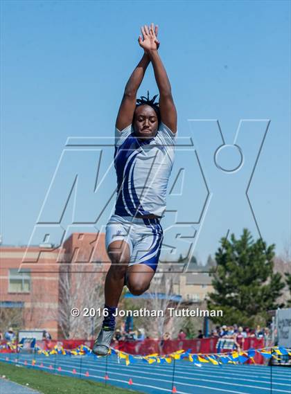Thumbnail 3 in 2016 Mullen Runners Roost Invitational photogallery.
