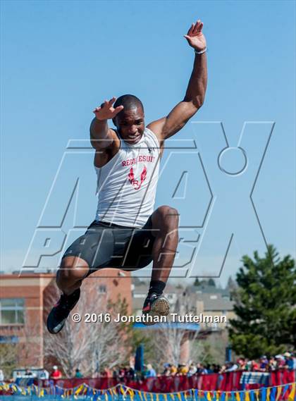 Thumbnail 1 in 2016 Mullen Runners Roost Invitational photogallery.