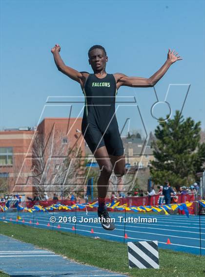 Thumbnail 3 in 2016 Mullen Runners Roost Invitational photogallery.