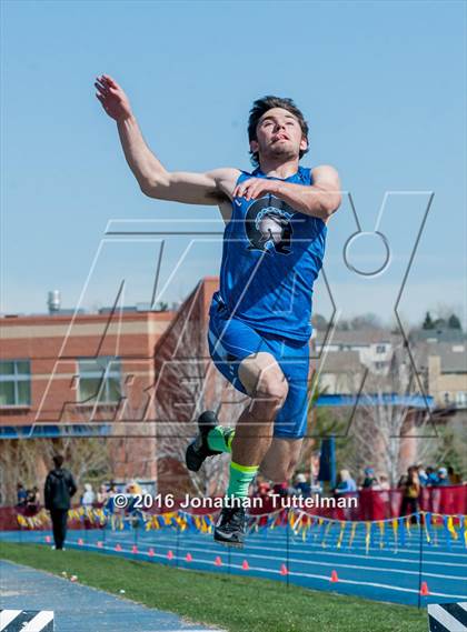 Thumbnail 2 in 2016 Mullen Runners Roost Invitational photogallery.