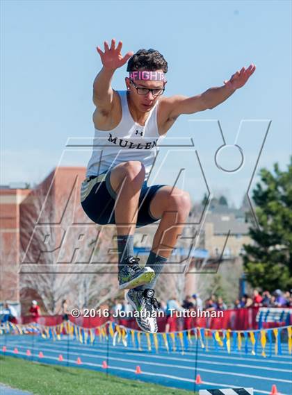 Thumbnail 3 in 2016 Mullen Runners Roost Invitational photogallery.