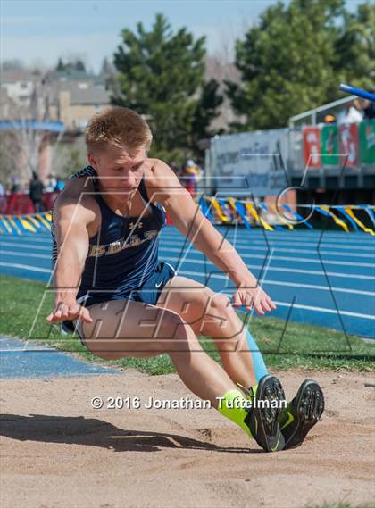Thumbnail 1 in 2016 Mullen Runners Roost Invitational photogallery.
