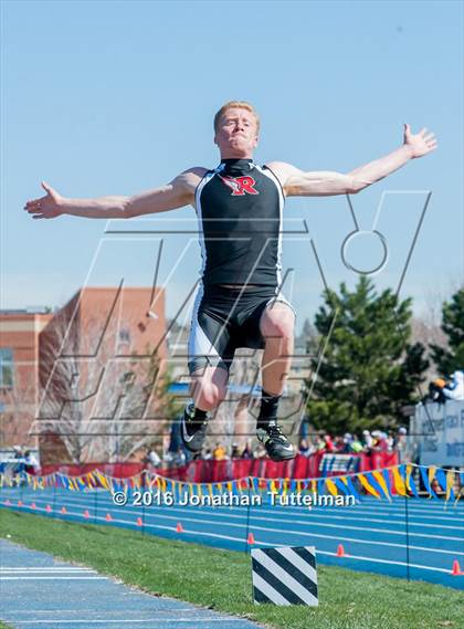 Thumbnail 1 in 2016 Mullen Runners Roost Invitational photogallery.