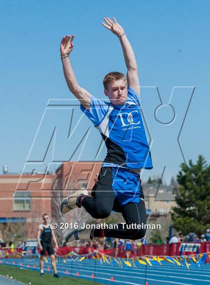 Thumbnail 3 in 2016 Mullen Runners Roost Invitational photogallery.